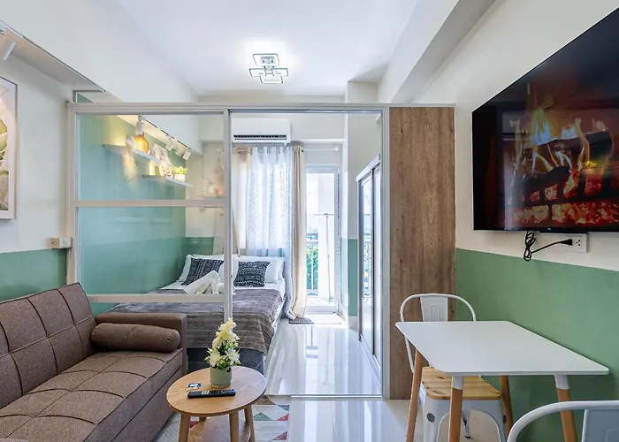Serene With Balcony, Sunset Views And View 4* 막탄